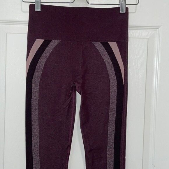 Spanx Womens Size Small Seamless Track Stripe Leggings - Picture 8 of 8